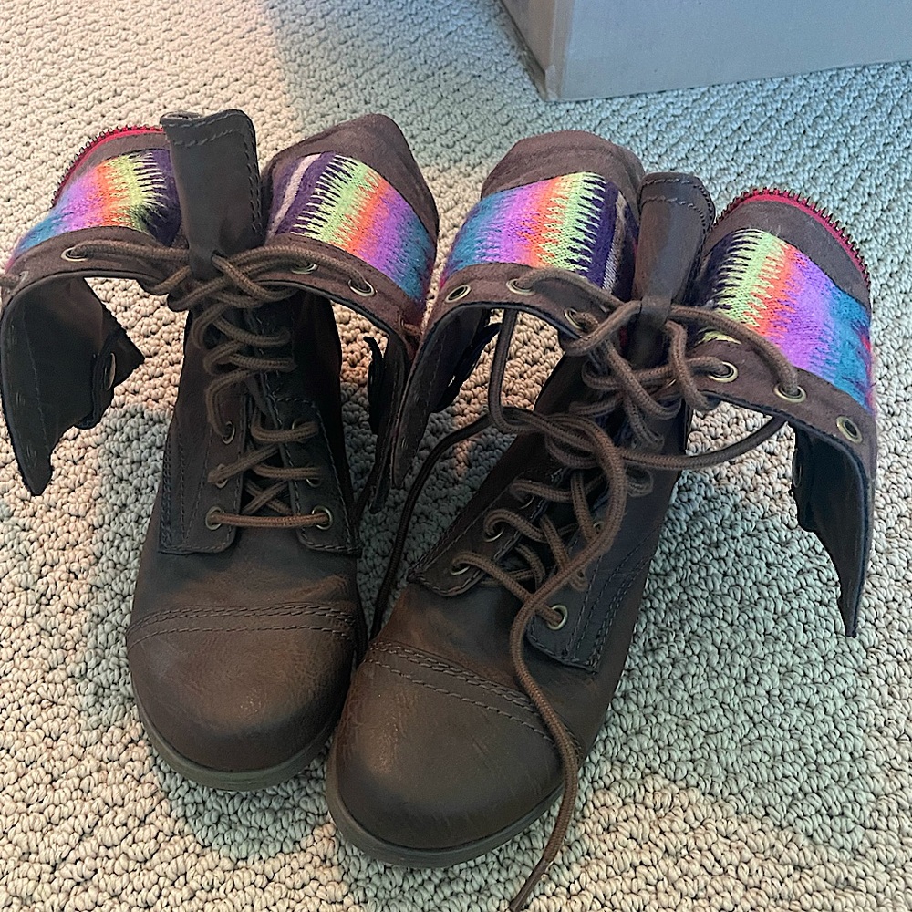 Brown combat boots with colorful inside. BARELY worn